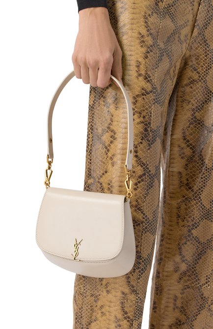 Женская сумка voltaire SAINT LAURENT кремового цвета, арт. 800846/0SX0W | Фото 2 (Размер: mini; Драгоценные камни: Проставлено; Материал сплава: Проставлено; Материал: Натуральная кожа)