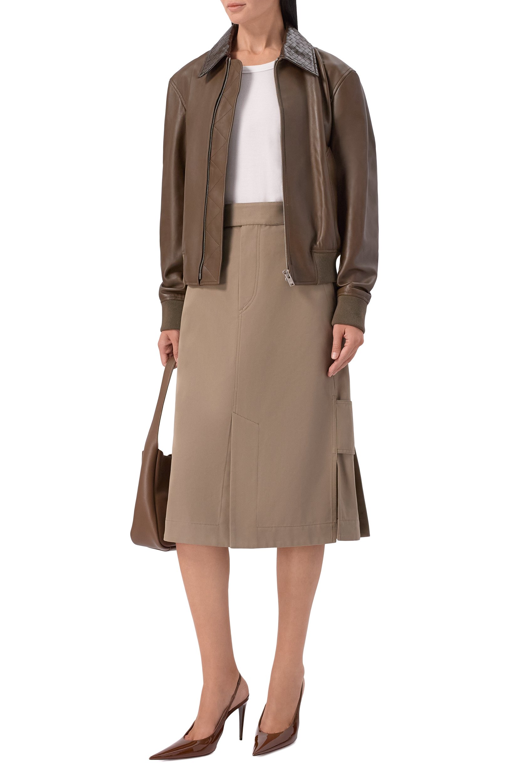 Кожаный бомбер BOTTEGA VENETA хаки цвета по цене 955500 руб., арт. 874736/V61D0, фото 2 Кожаный бомбер BOTTEGA VENETA, арт. 874736/V61D0, фото 2