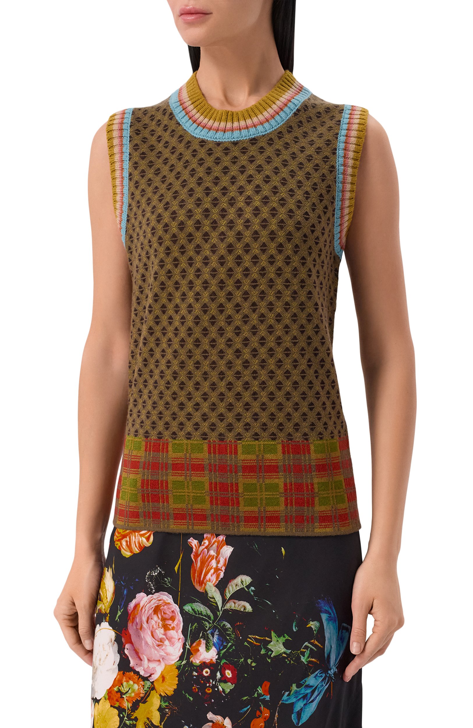 Жилет из шерсти и вискозы DRIES VAN NOTEN хаки цвета по цене 64850 руб., арт. 011235/4762, фото 3 Жилет из шерсти и вискозы DRIES VAN NOTEN, арт. 011235/4762, фото 3
