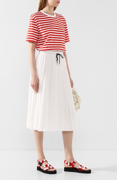 Хлопковая футболка VICTORIA, VICTORIA BECKHAM красного цвета по цене 11100 руб., арт. 2120JTS000449A, фото 2 Хлопковая футболка VICTORIA, VICTORIA BECKHAM, арт. 2120JTS000449A, фото 2