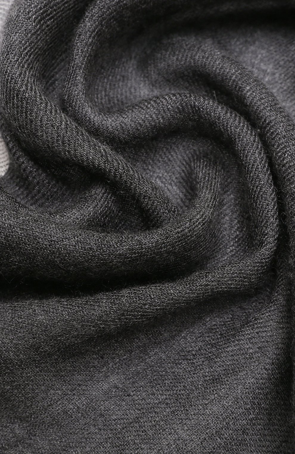 Шарф из кашемира и шелка BRUNELLO CUCINELLI серого цвета по цене 83400 руб., арт. MSC606AV, фото 4 Шарф из кашемира и шелка BRUNELLO CUCINELLI, арт. MSC606AV, фото 4