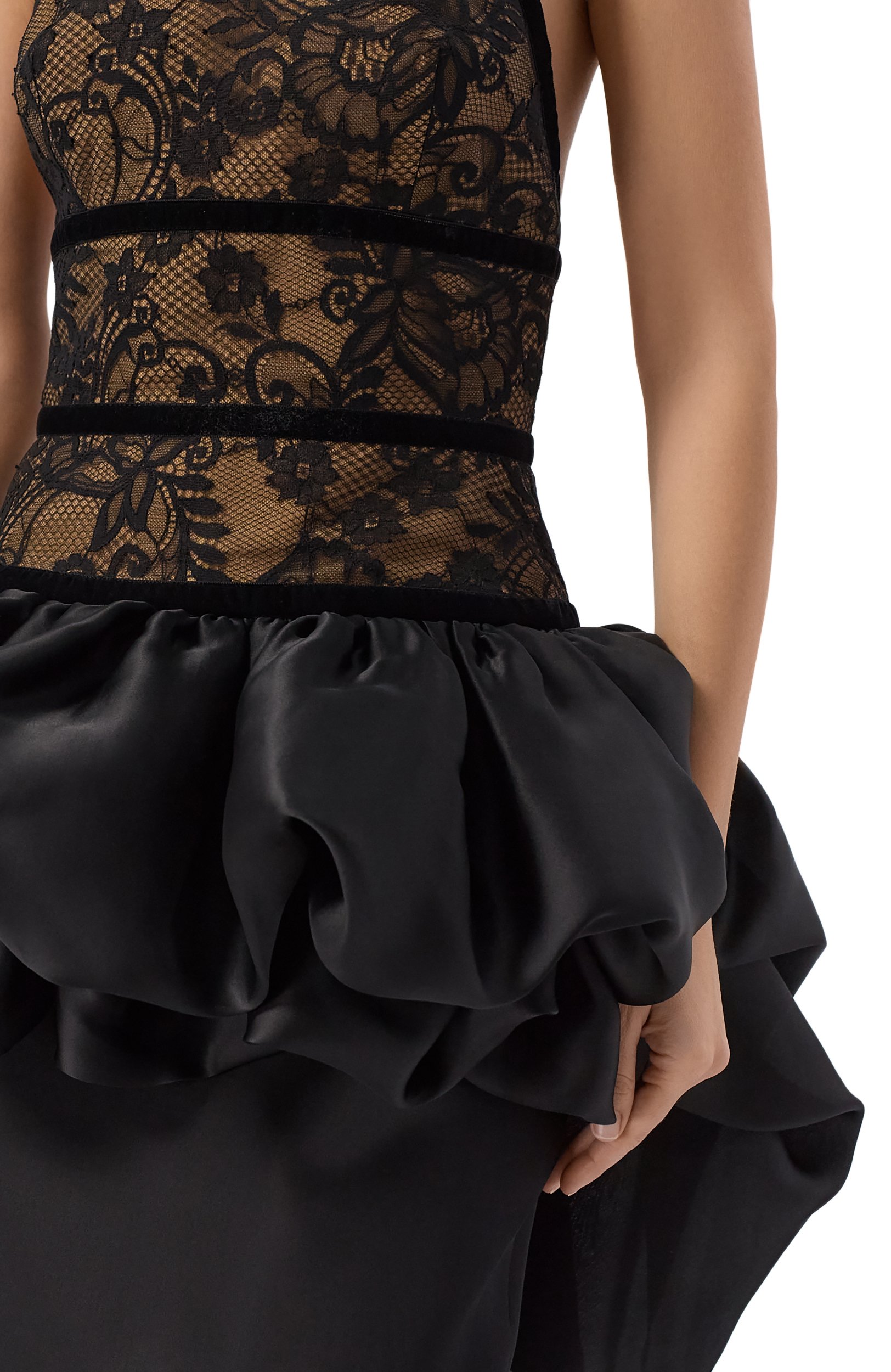 Платье ELIE SAAB черного цвета по цене 622000 руб., арт. D1380NF26/L0R02, фото 4 Платье ELIE SAAB, арт. D1380NF26/L0R02, фото 4