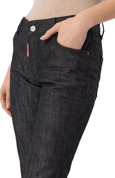 Женские джинсы DSQUARED2 черного цвета, арт. S72LB0851/S30357 | Фото 5 (Материал сплава: Проставлено; Драгоценные камни: Проставлено; Длина (брюки, джинсы): Удлиненные; Материал внешний: Деним, Хлопок; Детали: Делаве; Кросс-КТ: Деним; Силуэт Ж (брюки и джинсы): Расклешенные; Стили: Кэжуэл)