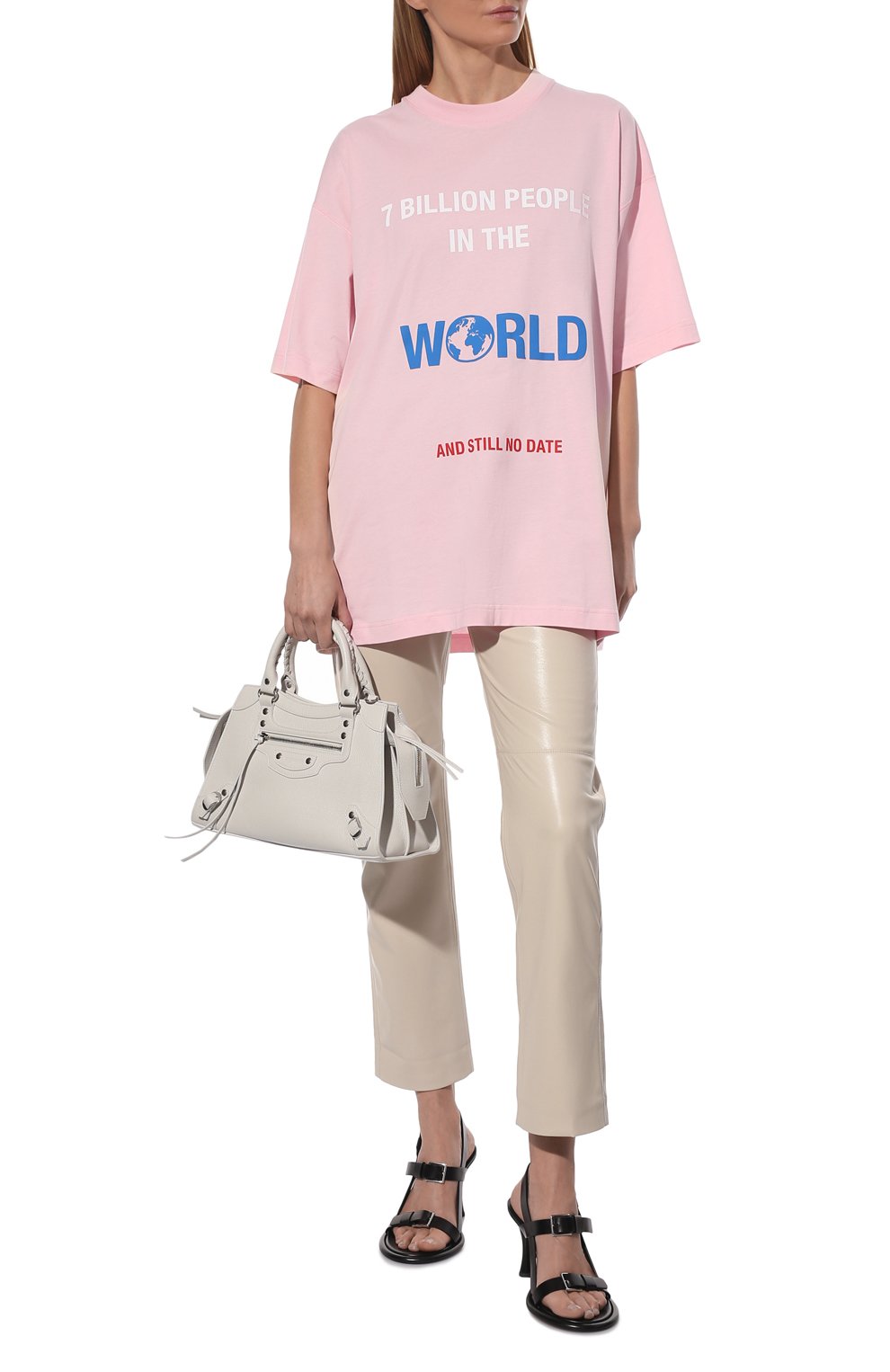 Хлопковая футболка VETEMENTS светло-розового цвета по цене 39950 руб., арт. UE52TR220P 1611/W, фото 2 Хлопковая футболка VETEMENTS, арт. UE52TR220P 1611/W, фото 2