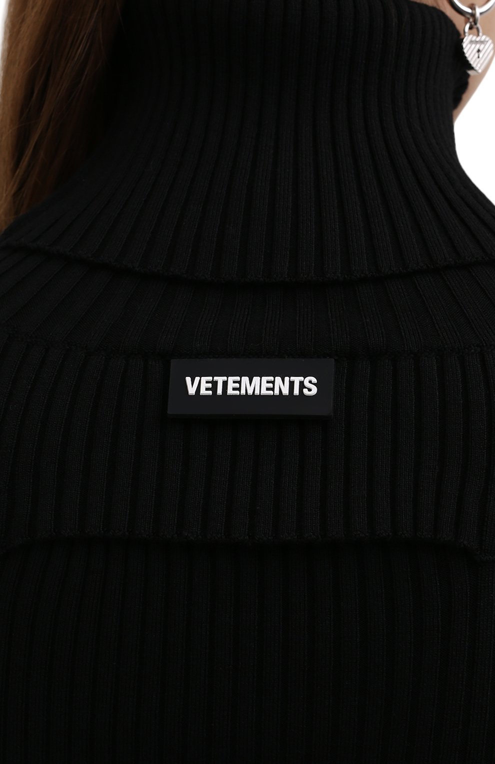 Шерстяное платье VETEMENTS черного цвета по цене 157000 руб., арт. WA52KN860B 2901/BLACK, фото 5 Шерстяное платье VETEMENTS, арт. WA52KN860B 2901/BLACK, фото 5