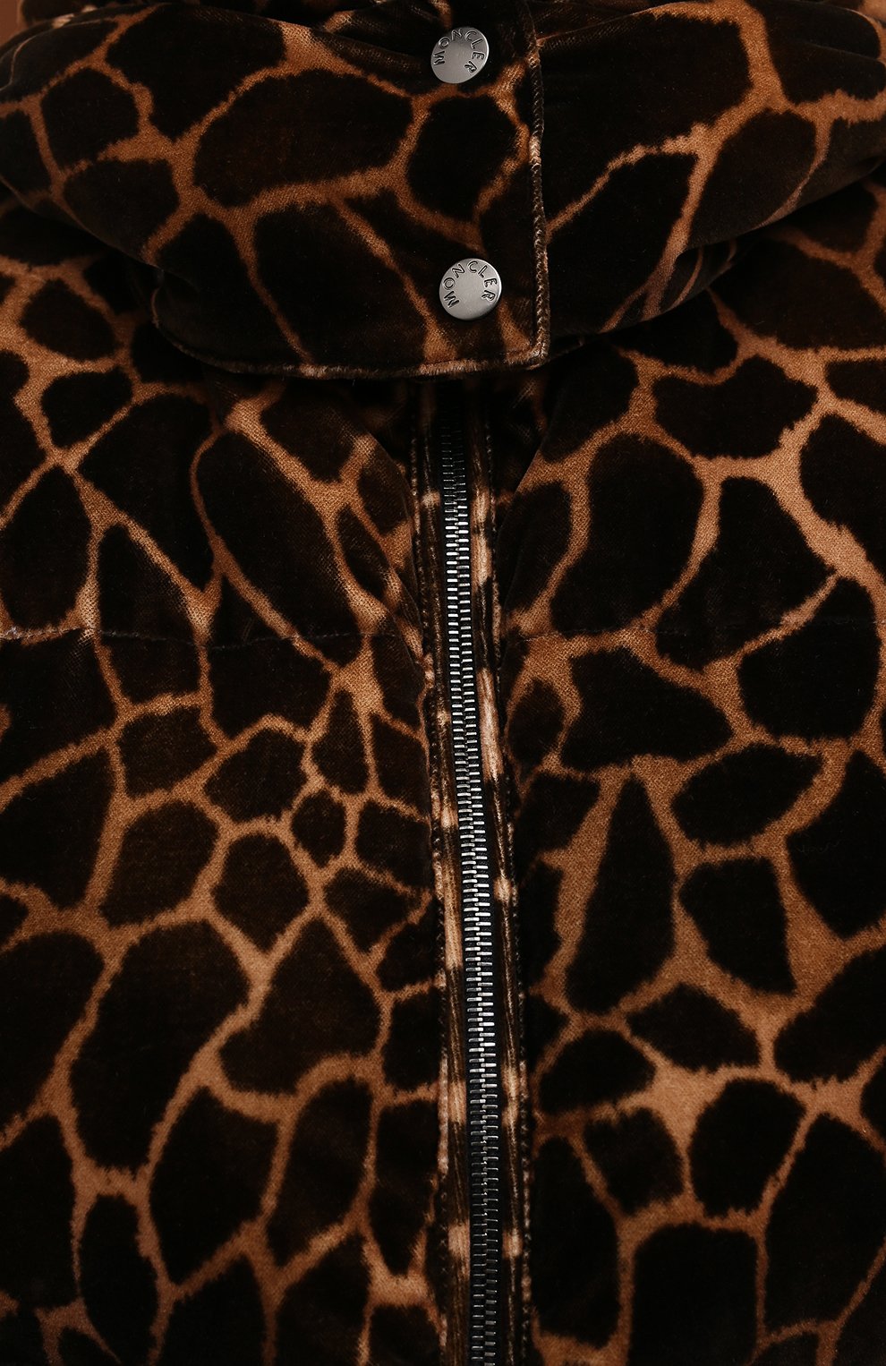Пуховик MONCLER коричневого цвета по цене 173000 руб., арт. F2-093-1A51E-00-54AP3, фото 6 Пуховик MONCLER, арт. F2-093-1A51E-00-54AP3, фото 6