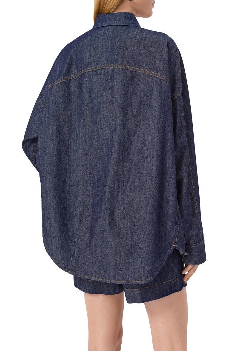 Женская джинсовая рубашка DRIES VAN NOTEN синего цвета, арт. 251-010729-1553 | Фото 4 (Рукава: Длинные; Длина (для топов): Удлиненные; Материал внешний: Хлопок, Деним; Кросс-КТ: костюм, Дени�м; Принт: Без принта; Стили: Кэжуэл; Женское Кросс-КТ: Рубашка-одежда; Автоматизация состава: Проставлено; Автоматизация ТО: Проставлено)