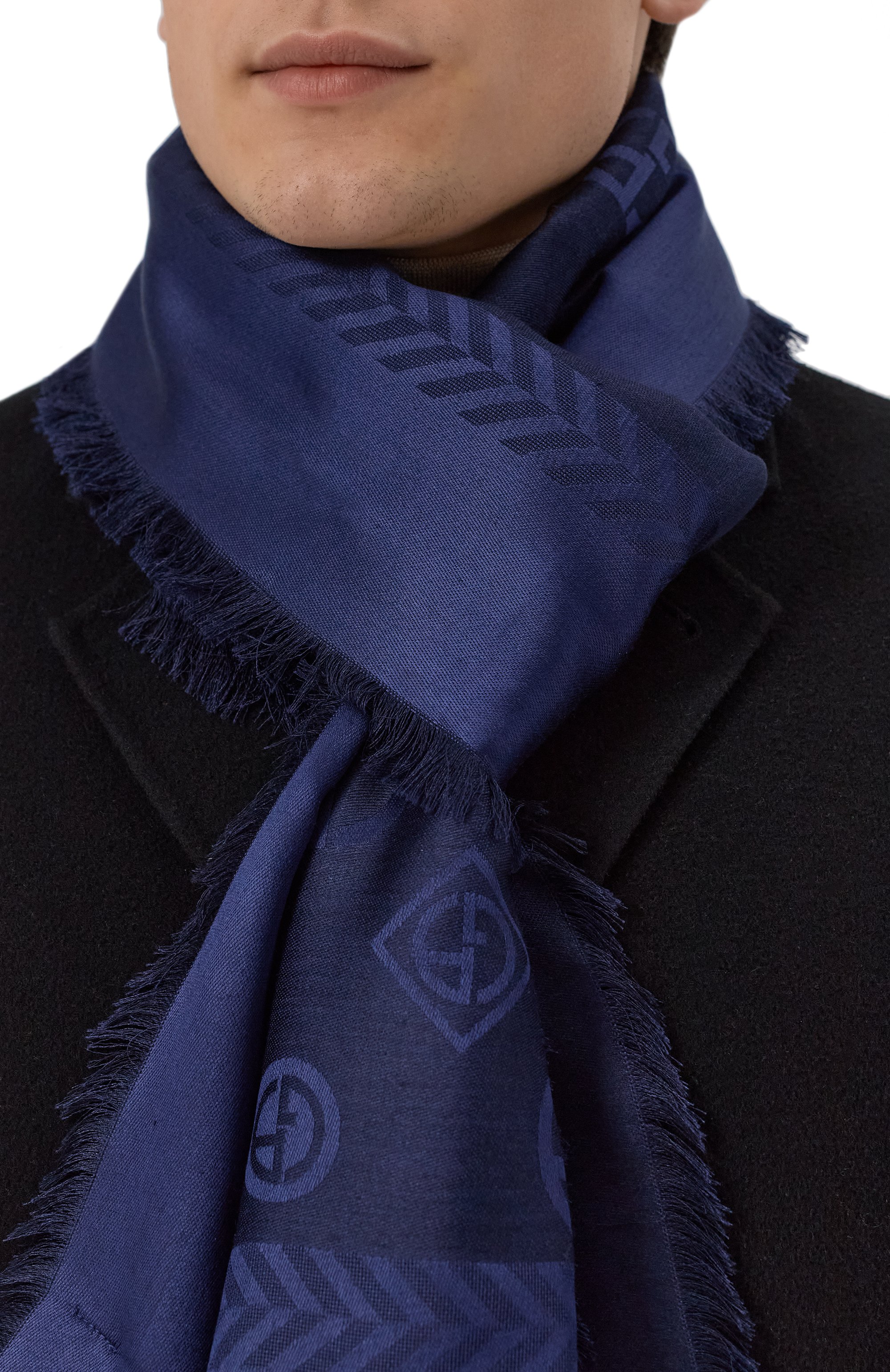 Шарф из шелка и шерсти GIORGIO ARMANI синего цвета по цене 59950 руб., арт. GM001500/AF15663, фото 2 Шарф из шелка и шерсти GIORGIO ARMANI, арт. GM001500/AF15663, фото 2