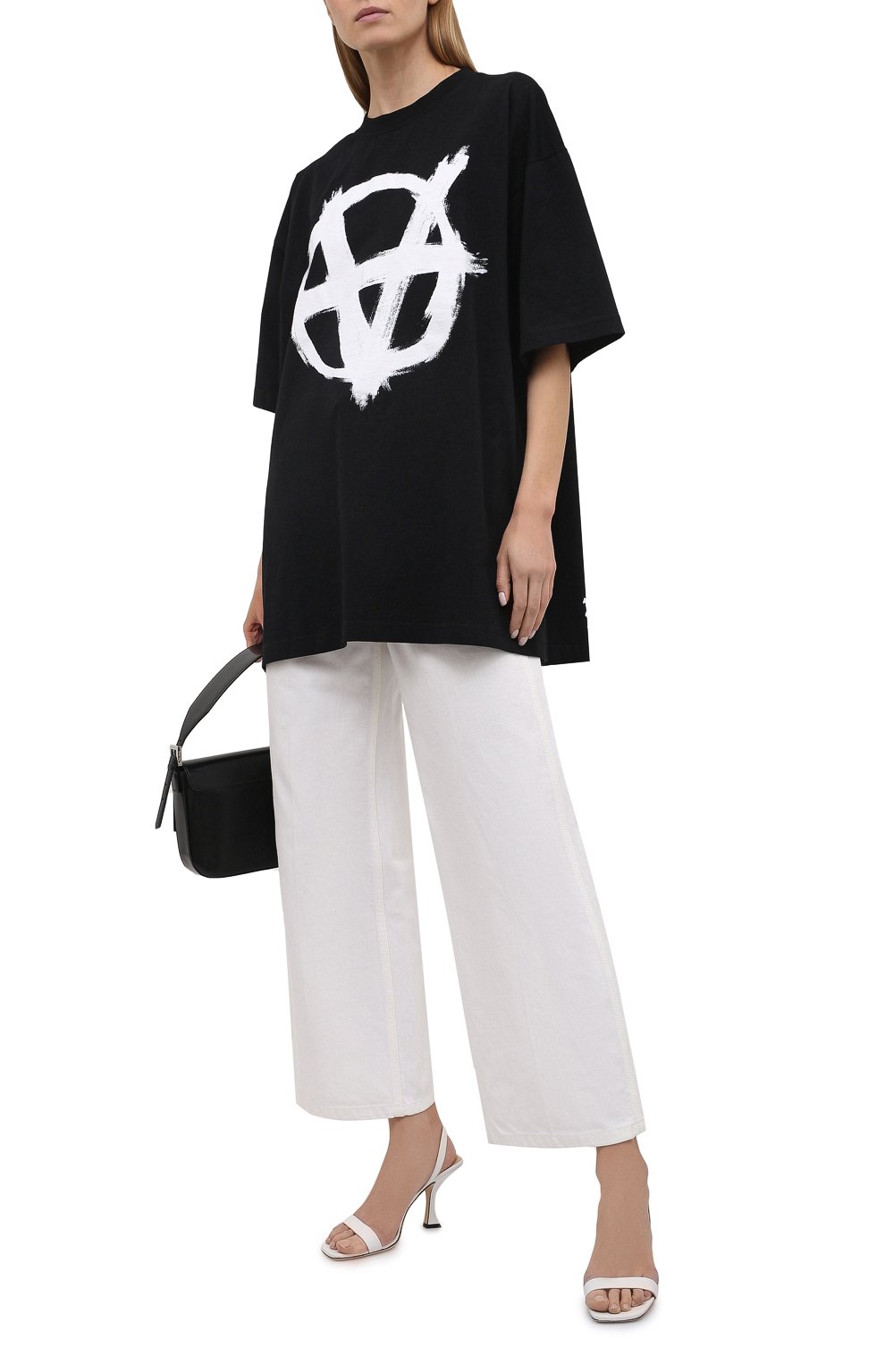Хлопковая футболка VETEMENTS черного цвета по цене 58900 руб., арт. UA52TR490W 1602/W, фото 2 Хлопковая футболка VETEMENTS, арт. UA52TR490W 1602/W, фото 2