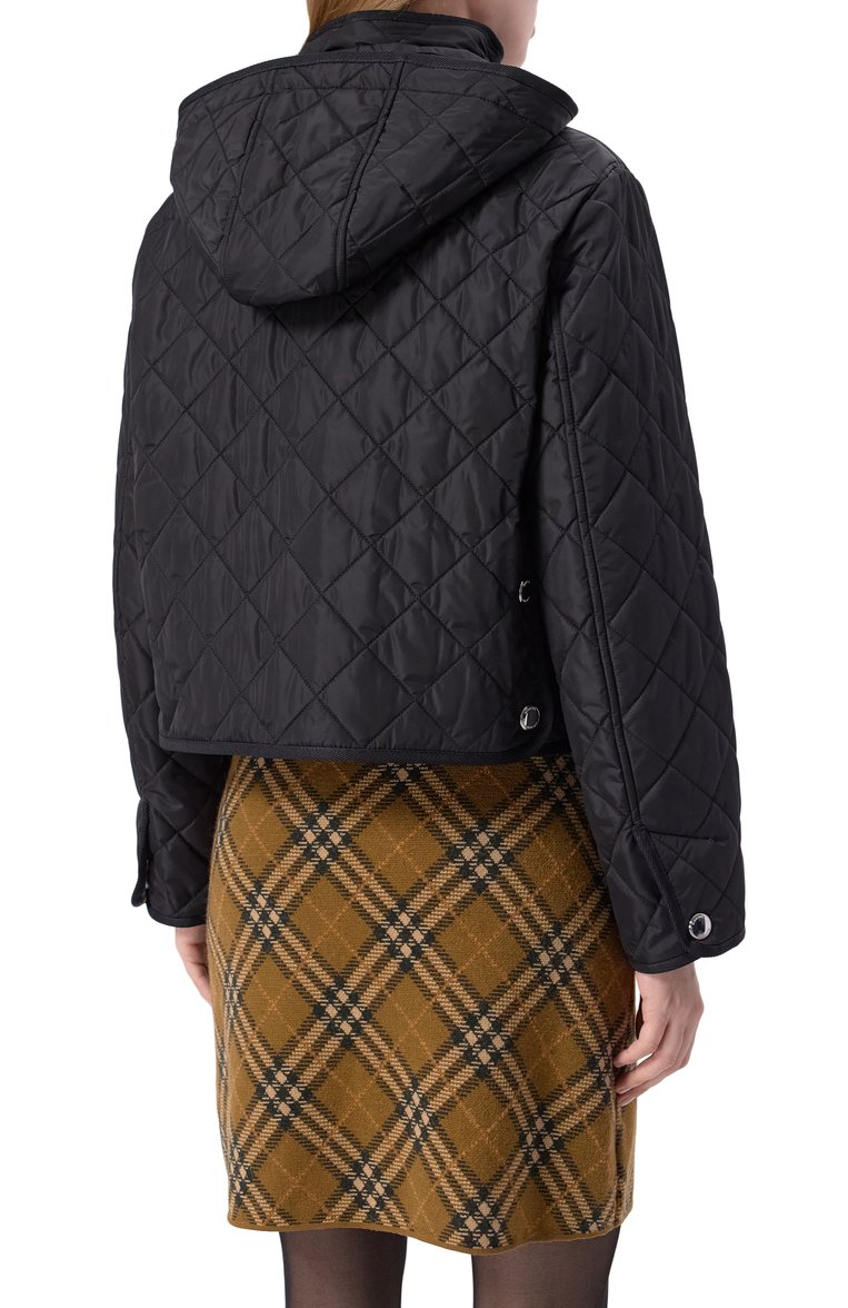 Женская куртка BURBERRY черного цвета, арт. 8072798 | Фото 4 (Длина (верхняя одежда): Короткие; Драгоценные камни: Проставлено; Материал подклада: Синтетический материал; Рукава: Длинные; Материал сплава: Проставлено; Кросс-КТ: Легкие, Куртка; Стили: Кэжуэл; Материал внешний: Синтетический материал)
