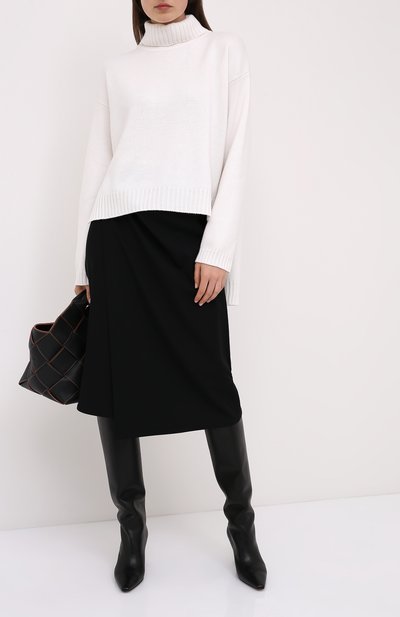 Кашемировый свитер TOM FORD белого цвета по цене 221500 руб., арт. MAK990-YAX226, фото 2 Кашемировый свитер TOM FORD, арт. MAK990-YAX226, фото 2