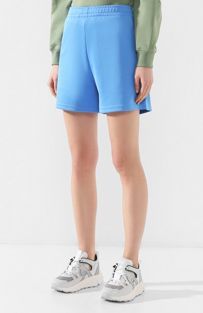 Шорты с эластичным поясом ACNE STUDIOS голубого цвета по цене 18100 руб., арт. CE0003/W, фото 3 Шорты с эластичным поясом ACNE STUDIOS, арт. CE0003/W, фото 3