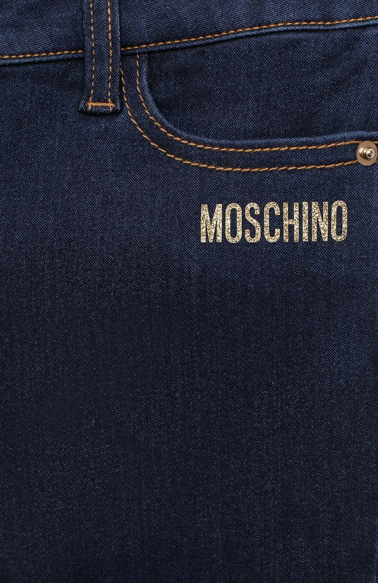 Детские джинсы MOSCHINO синего цвета, арт. HAP03I/LXE24/4A-8A | Фото 3 (Материал внешний: Хлопок; Кросс-КТ: джинсы; Региональные ограничения белый список (Axapta Mercury): RU; Детали: Декор, Однотонный; Тематический товар: Teddy Bear; Нос: Не проставлено; Ростовка одежда: 4 года | 104 см, 5 лет | 110 см, 6 лет | 116 см, 8 лет | 128 см)