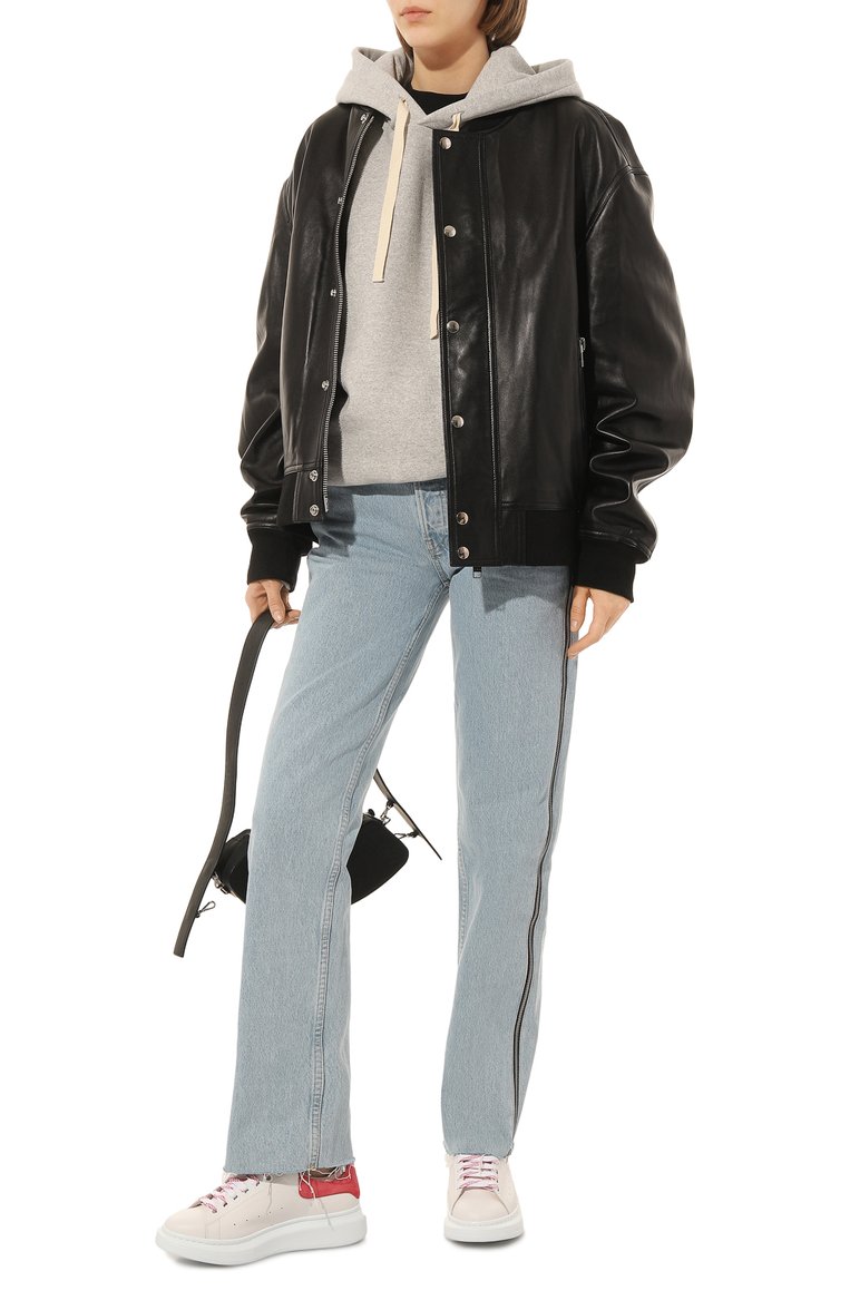 Женские кожаные кеды oversized ALEXANDER MCQUEEN молочного цвета, арт. 697103/WIBNH9889 | Фото 2 (Подошва: Платформа; Стили: Кэжуэл; Материал утеплителя: Без утеплителя; Материал внутренний: Натуральная кожа; Нос: Не проставлено; Материал внешний: Натуральная кожа; Кросс-КТ: Низкие)