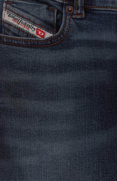 Джинсы DIESEL темно-синего цвета по цене 8470 руб., арт. J00818/KXBRA, фото 3 Джинсы DIESEL, арт. J00818/KXBRA, фото 3