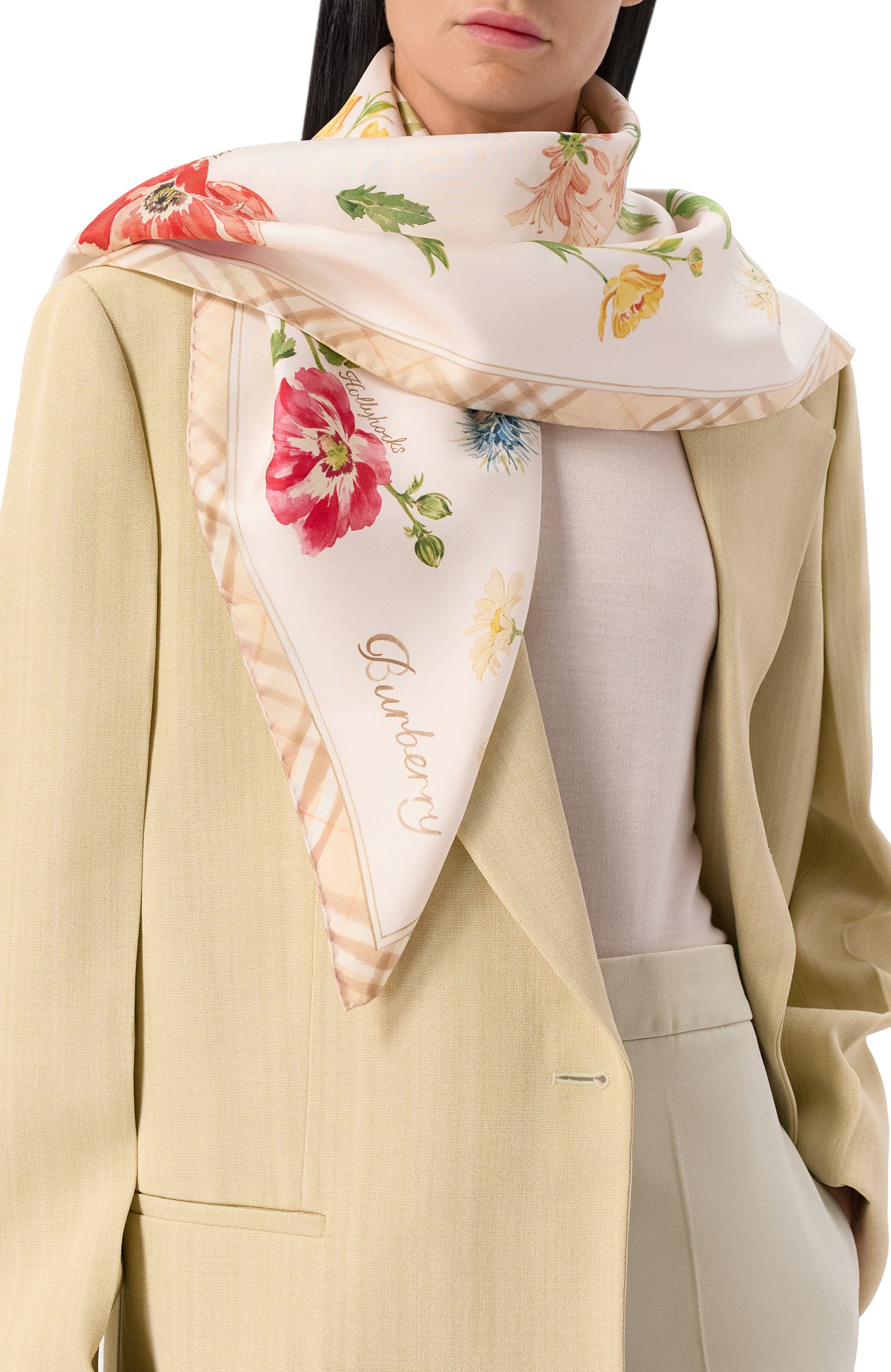 Шелковый платок BURBERRY кремового цвета по цене 69300 руб., арт. 8128165, фото 2 Шелковый платок BURBERRY, арт. 8128165, фото 2