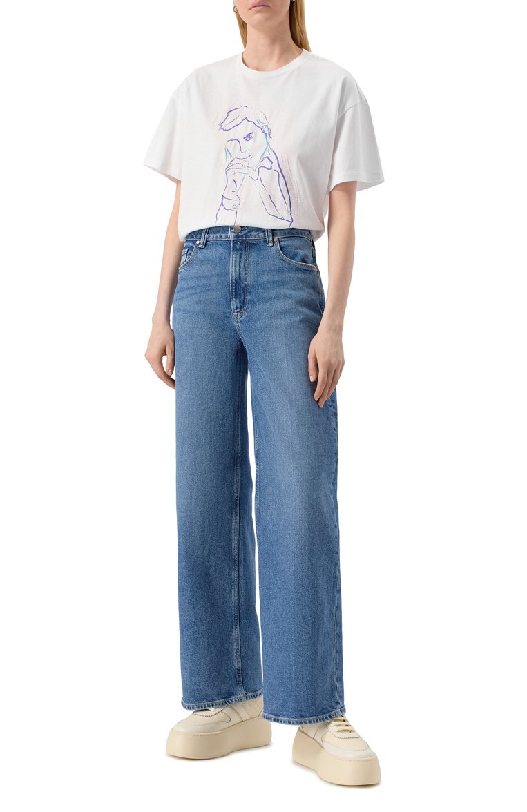 Женская хлопковая футболка EMPORIO ARMANI белого цвета, арт. EW001528/AF12597 | Фото 2 (Материал внешний: Хлопок; Рукава: Короткие; Длина (для топов): Стандартные; Принт: С принтом; Стили: Кэжуэл; Женское Кросс-КТ: Футболка-одежда)