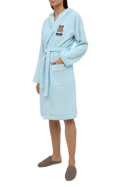 Хлопковый халат MOSCHINO голубого цвета по цене 27300 руб., арт. A7302/5165, фото 2 Хлопковый халат MOSCHINO, арт. A7302/5165, фото 2