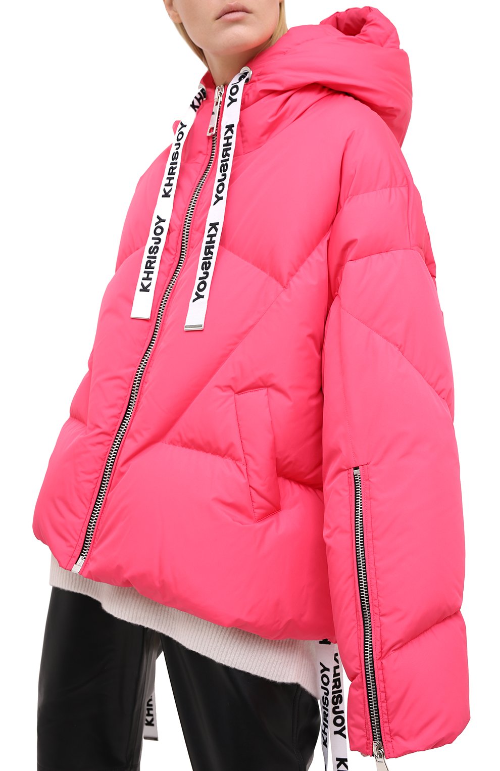 Пуховик с капюшоном KHRISJOY малинового цвета по цене 193000 руб., арт. AFPW001/NY, фото 3 Пуховик с капюшоном KHRISJOY, арт. AFPW001/NY, фото 3