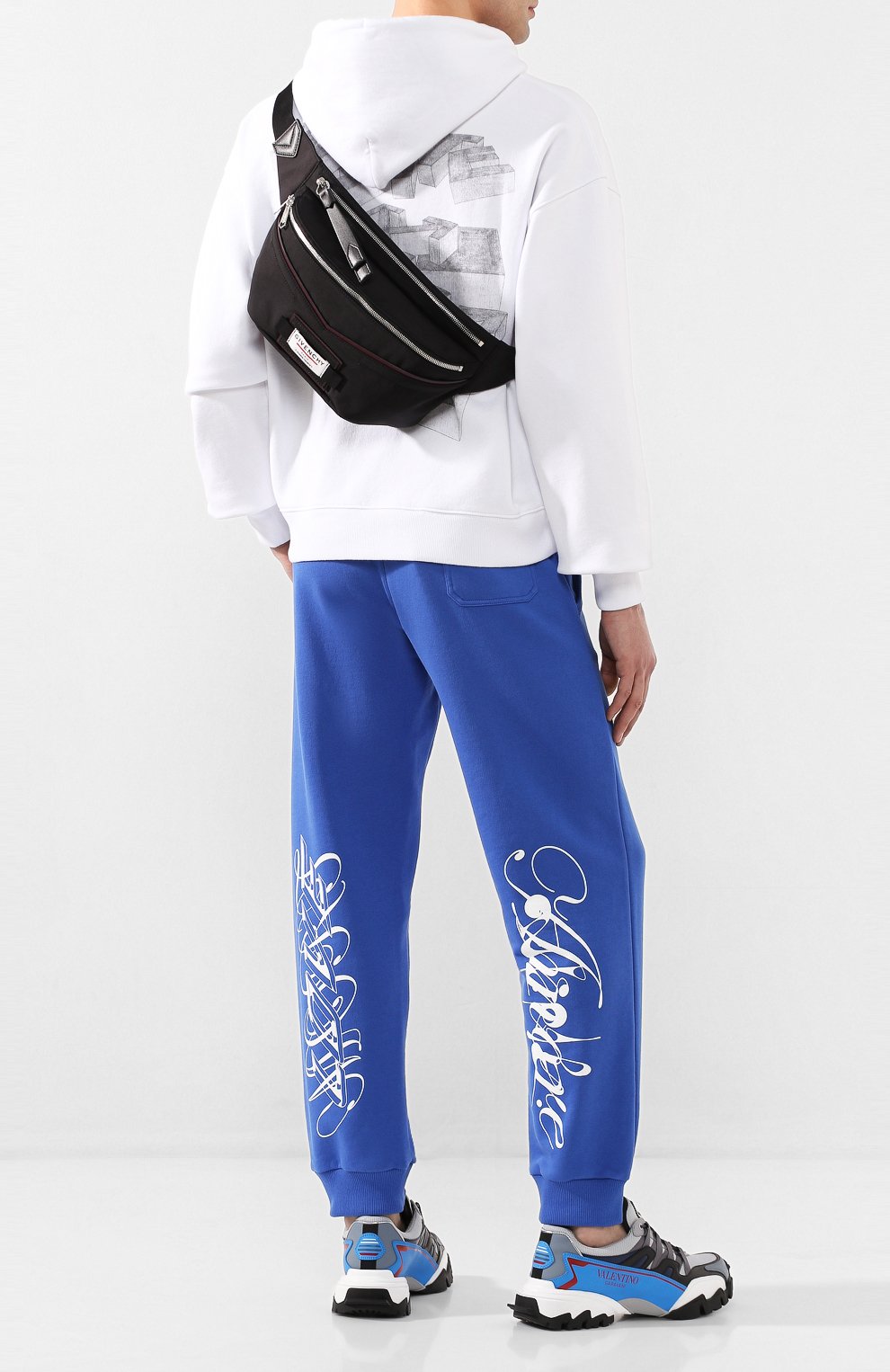 Текстильная поясная сумка downtown GIVENCHY черного цвета по цене 86800 руб., арт. BKU007K0S9, фото 2 Текстильная поясная сумка downtown GIVENCHY, арт. BKU007K0S9, фото 2