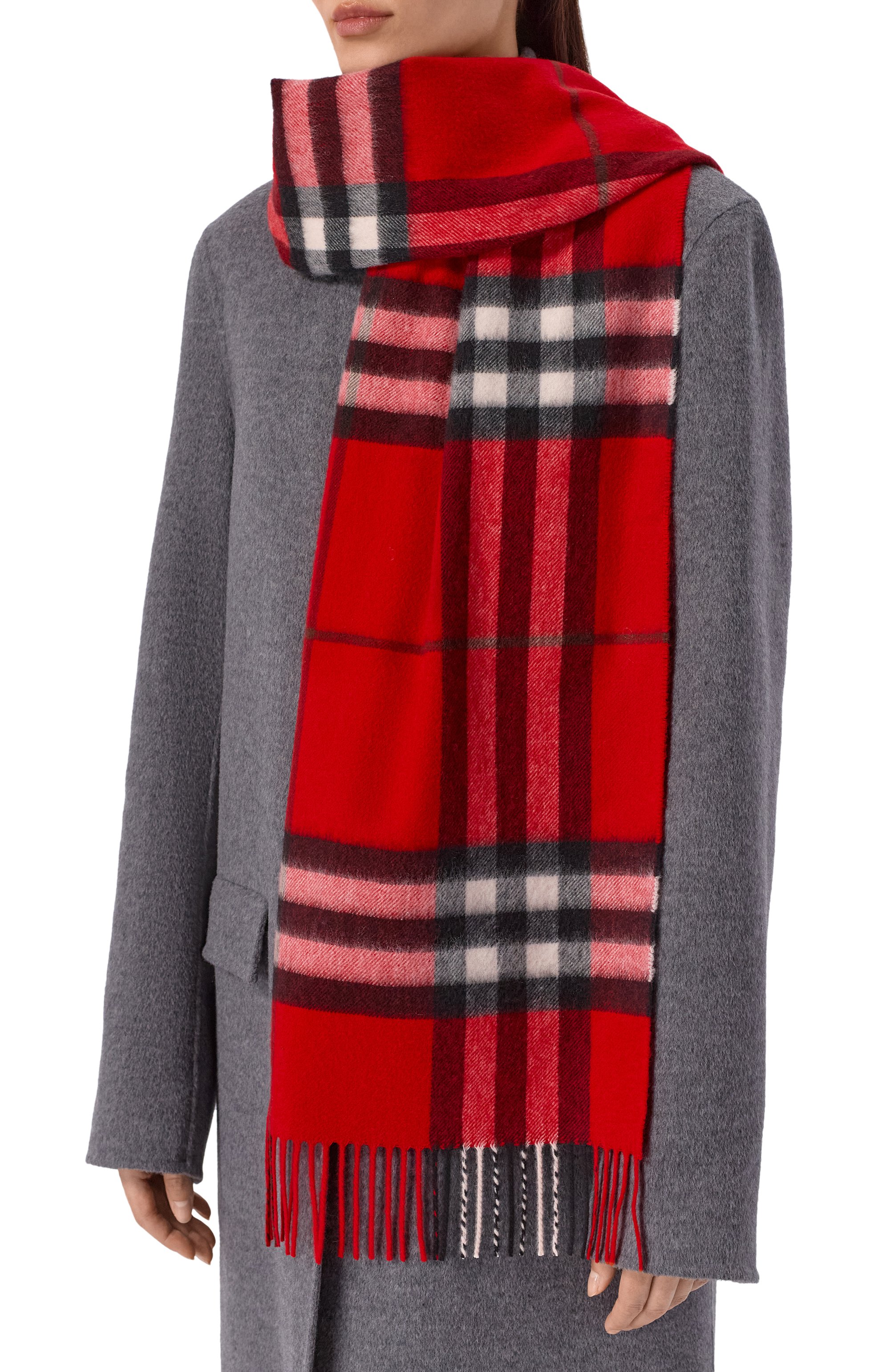 Кашемировый шарф BURBERRY красного цвета по цене 75450 руб., арт. 8112640, фото 2 Кашемировый шарф BURBERRY, арт. 8112640, фото 2