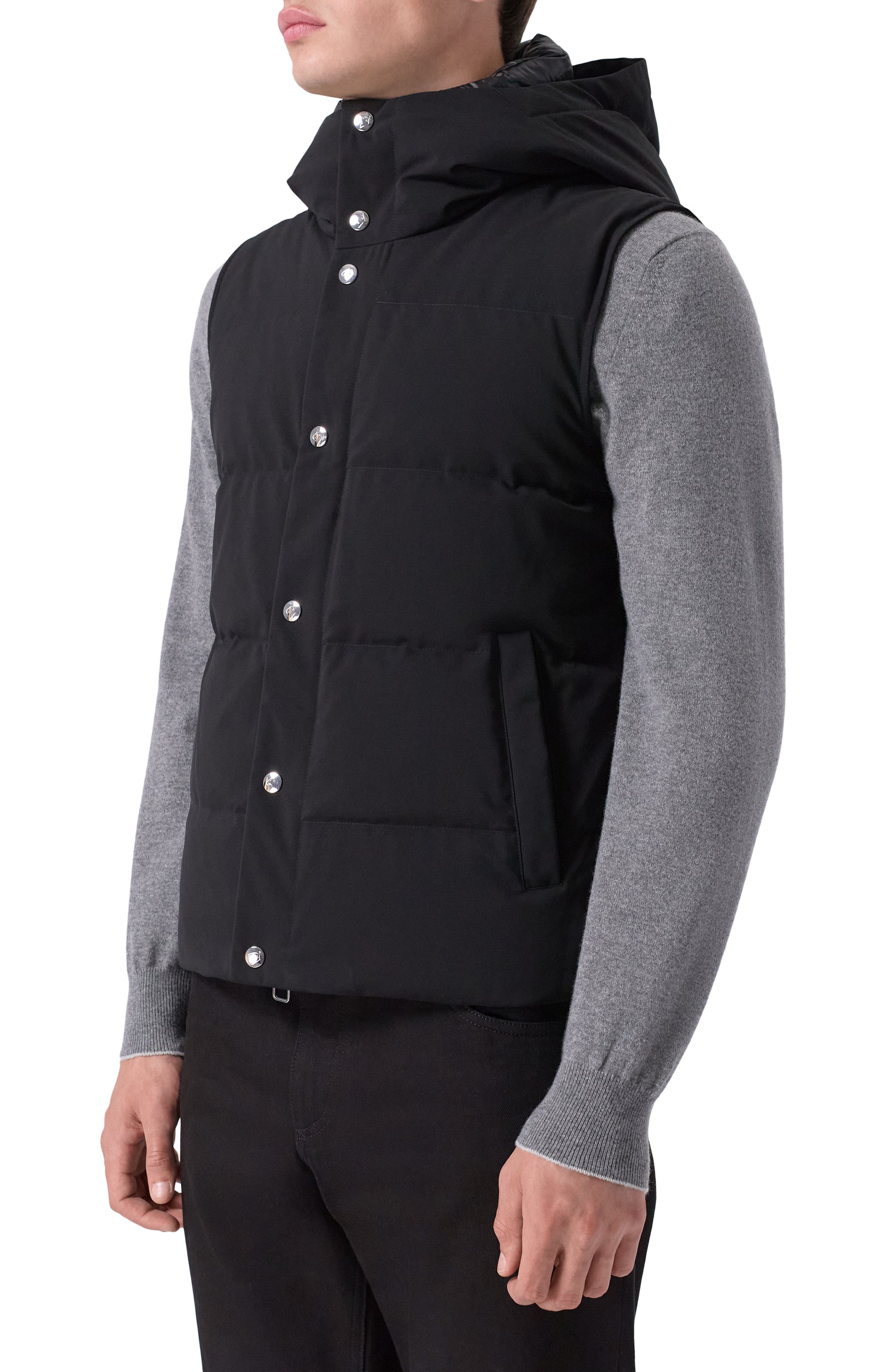 Пуховый жилет MONTECORE черного цвета по цене 96650 руб., арт. F09MUWX582A/185, фото 3 Пуховый жилет MONTECORE, арт. F09MUWX582A/185, фото 3