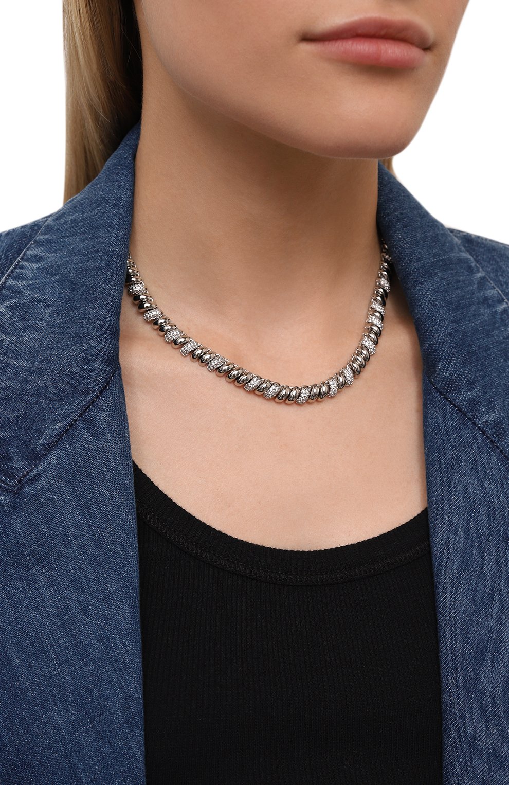 Колье LUV AJ серебряного цвета по цене 36400 руб., арт. FALL23-N-PRMN-S, фото 2 Колье LUV AJ, арт. FALL23-N-PRMN-S, фото 2
