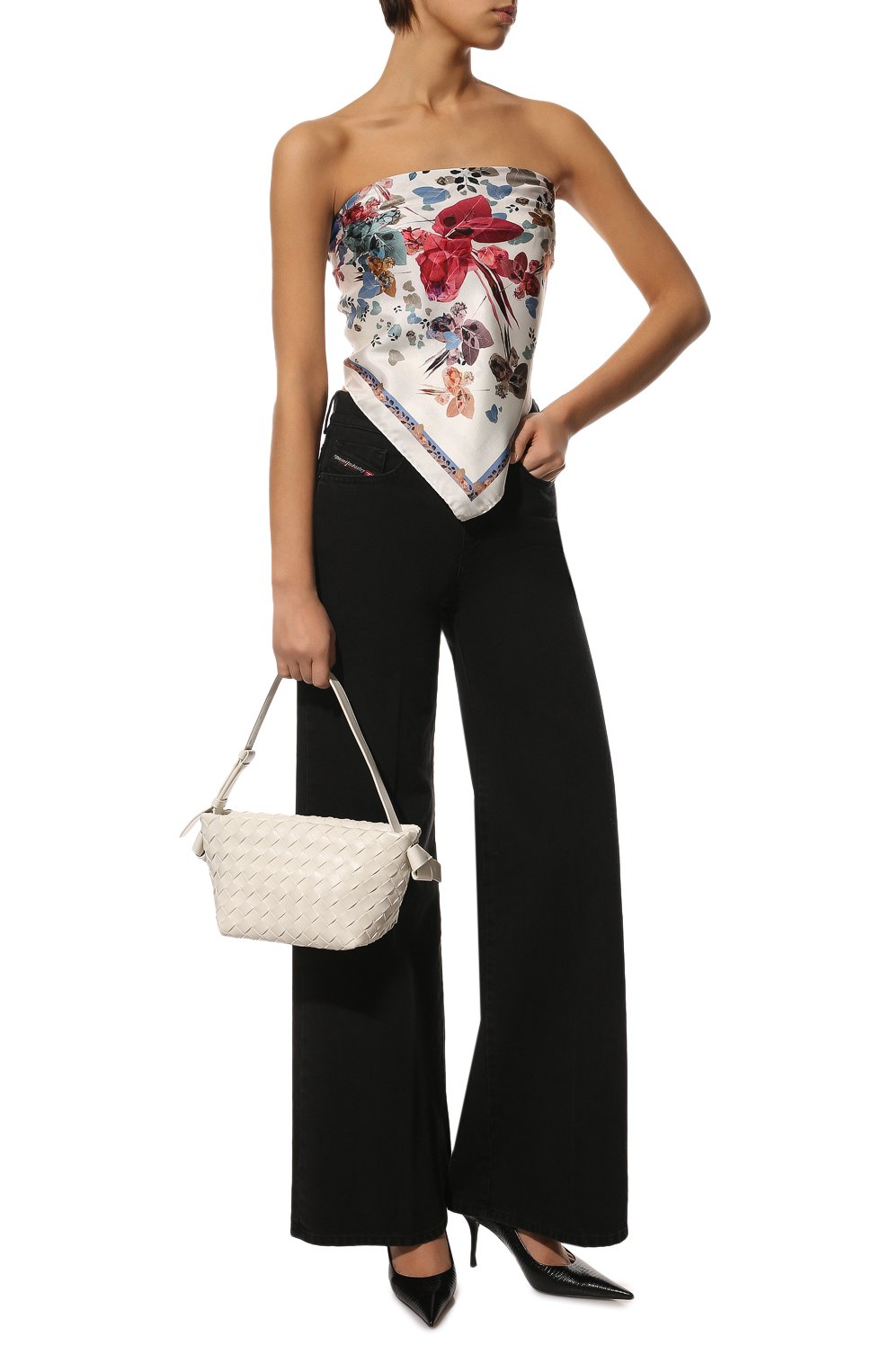 Шелковый платок capri RADICAL CHIC бежевого цвета по цене 19760 руб., арт. 181302.21.02, фото 2 Шелковый платок capri RADICAL CHIC, арт. 181302.21.02, фото 2