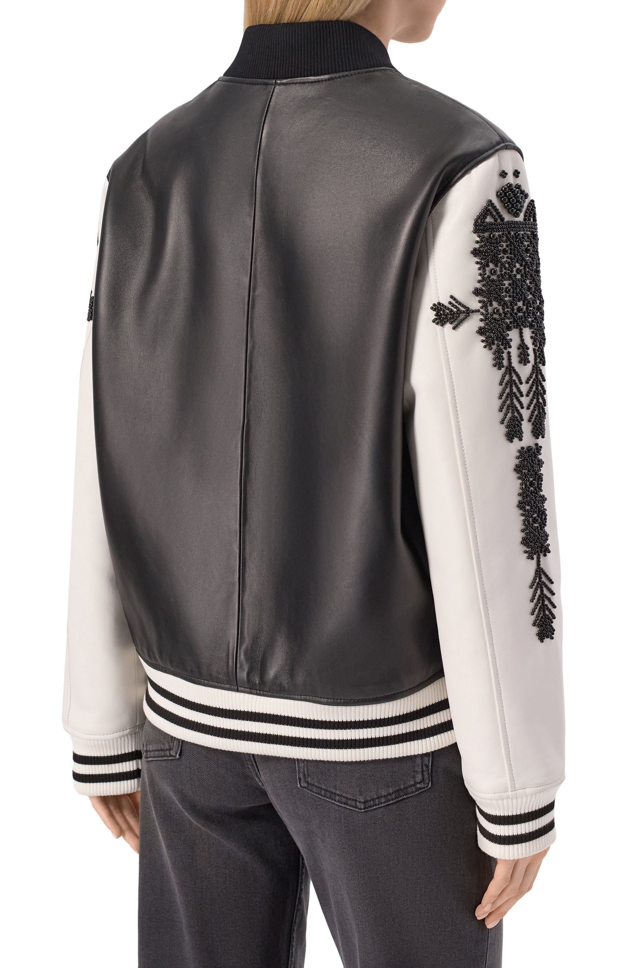 Утепленный бомбер AKHMADULLINA черно-белого цвета по цене 299900 руб., арт. 1225.2K940/LE712, фото 4 Утепленный бомбер AKHMADULLINA, арт. 1225.2K940/LE712, фото 4