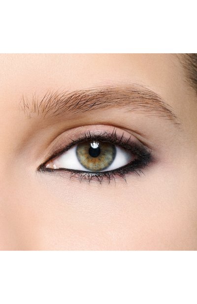 Карандаш-каял для глаз kajal excess longwear smoky eye liner, оттенок pitch (1,2g) MAC цвета по цене 2850 руб., арт. SB71-16, фото 4 Карандаш-каял для глаз kajal excess longwear smoky eye liner, оттенок pitch (1,2g) MAC, арт. SB71-16, фото 4