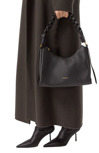 Сумка boheme small COCCINELLE черного цвета по цене 41500 руб., арт. E1M50130301, фото 2 Сумка boheme small COCCINELLE, арт. E1M50130301, фото 2