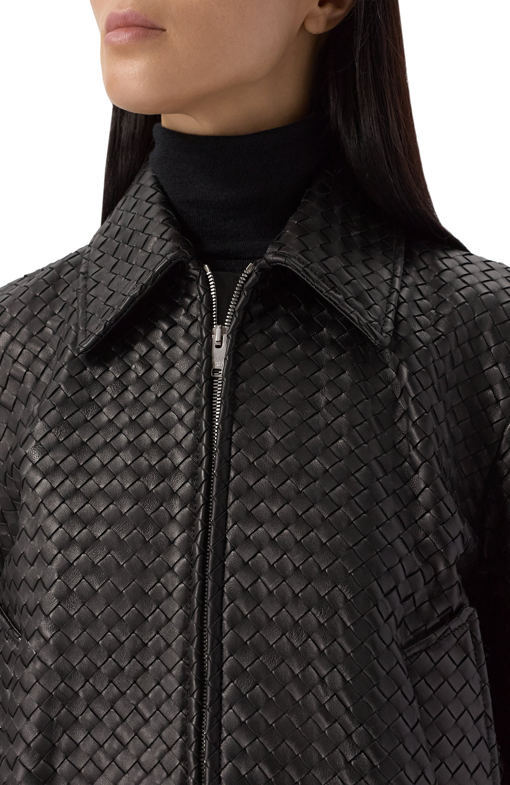 Кожаный бомбер BOTTEGA VENETA черного цвета по цене 1540000 руб., арт. 875155/V6AR0, фото 5 Кожаный бомбер BOTTEGA VENETA, арт. 875155/V6AR0, фото 5