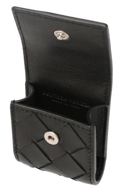 Кожаный чехол для airpods BOTTEGA VENETA черного цвета по цене 79350 руб., арт. 592690/V00BI, фото 3 Кожаный чехол для airpods BOTTEGA VENETA, арт. 592690/V00BI, фото 3