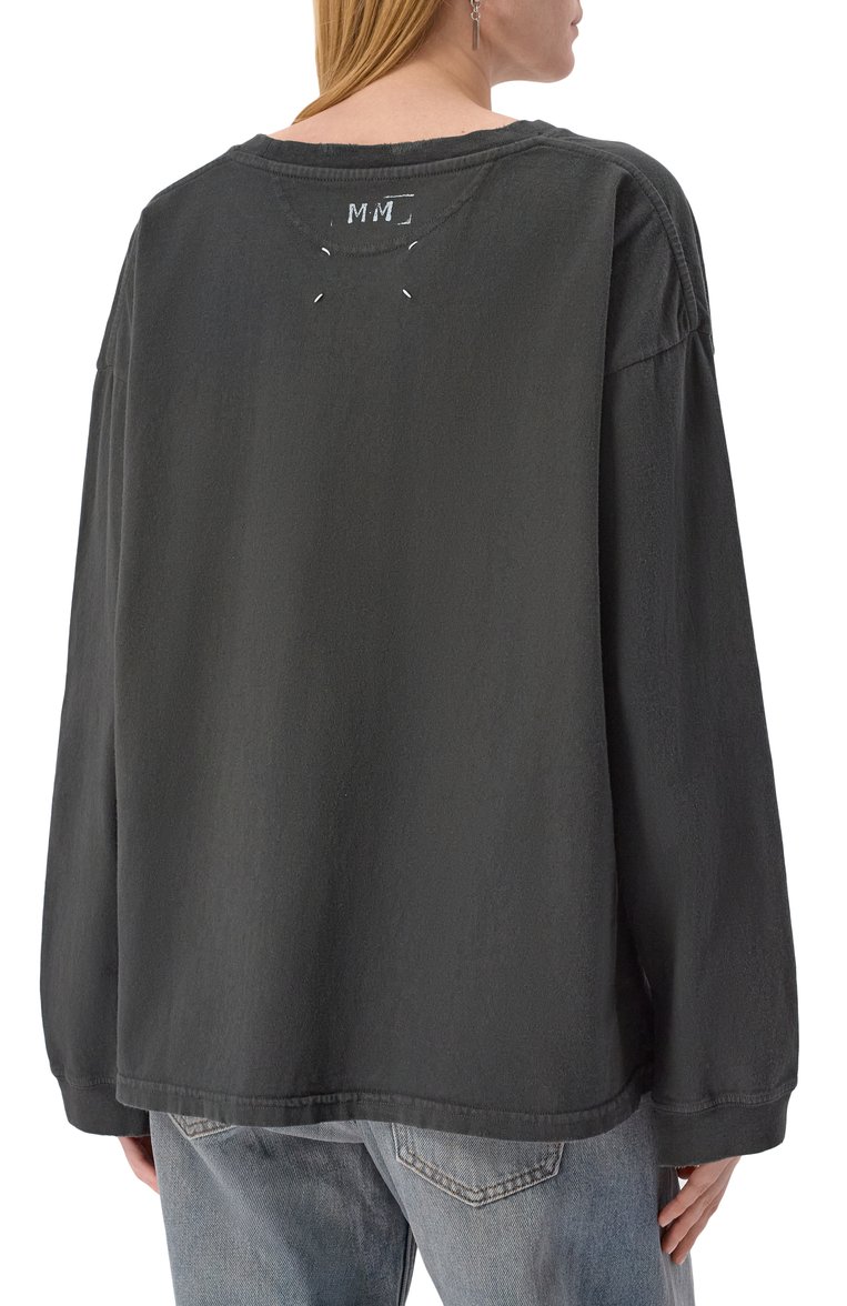 Женская хлопковый лонгслив MAISON MARGIELA черного цвета, арт. S51GC0535/S24567 | Фото 4 (Длина (для топов): Стандартные; Материал внешний: Хлопок; Рукава: Длинные; Стили: Кэжуэл; Женское Кросс-КТ: Лонгслив-одежда; Принт: Без принта)