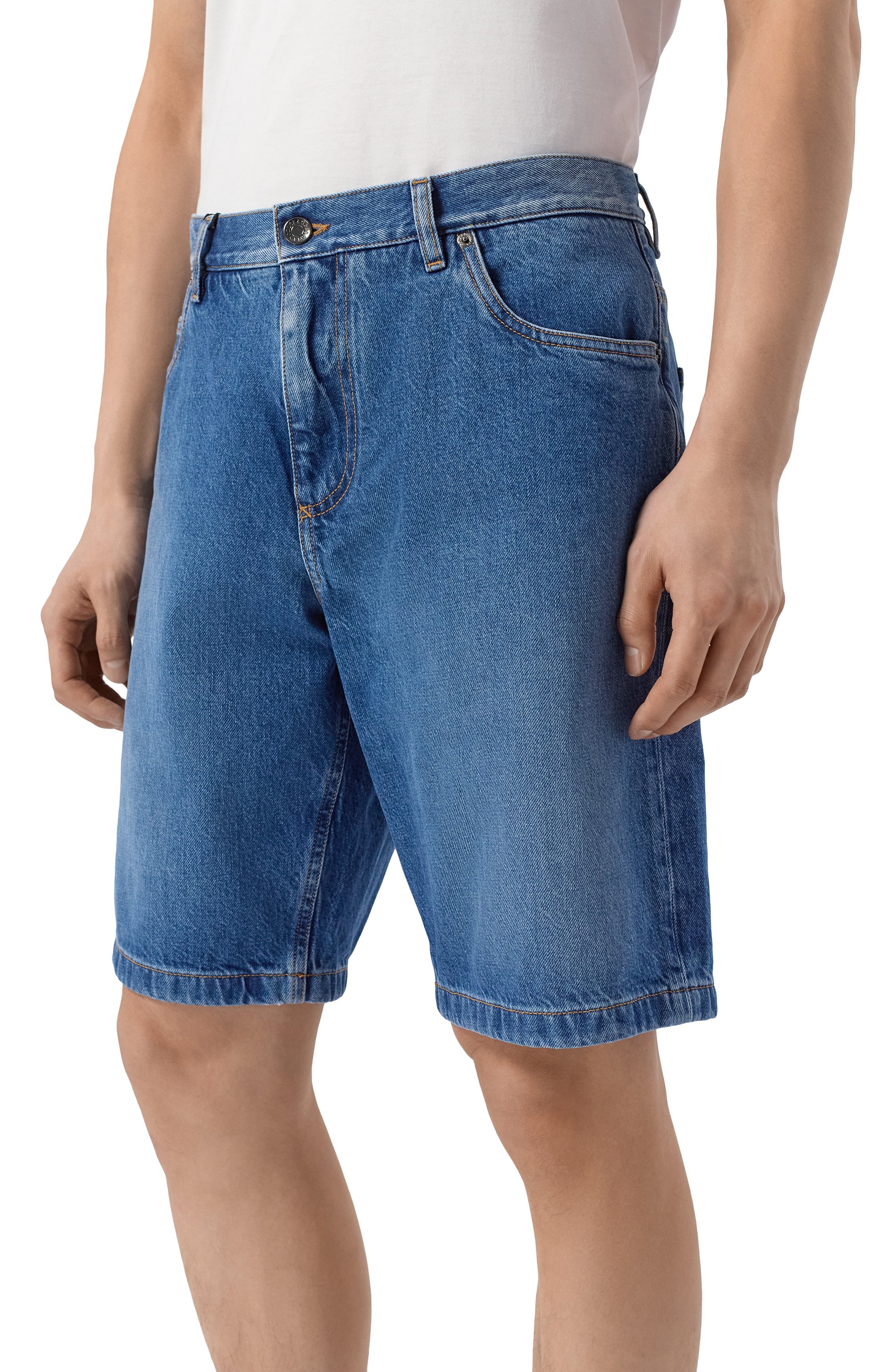 Джинсовые шорты DOLCE & GABBANA синего цвета по цене 98950 руб., арт. GWNXAZ/G80W2, фото 3 Джинсовые шорты DOLCE & GABBANA, арт. GWNXAZ/G80W2, фото 3