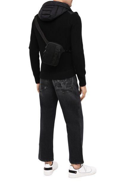 Текстильная сумка MONCLER черного цвета по цене 57800 руб., арт. F2-09A-5L700-00-02SL1, фото 2 Текстильная сумка MONCLER, арт. F2-09A-5L700-00-02SL1, фото 2