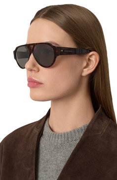 Женские солнцезащитные очки BOTTEGA VENETA черного цвета, арт. BV1318S 002 | Фото 2 (Нос: Не проставлено; Региональные ограничения белый список (Axapta Mercury): Не проставлено; Материал: Металл; Тип очков: С/з; Оптика Гендер: оптика-женское; Очки форма: Авиаторы)