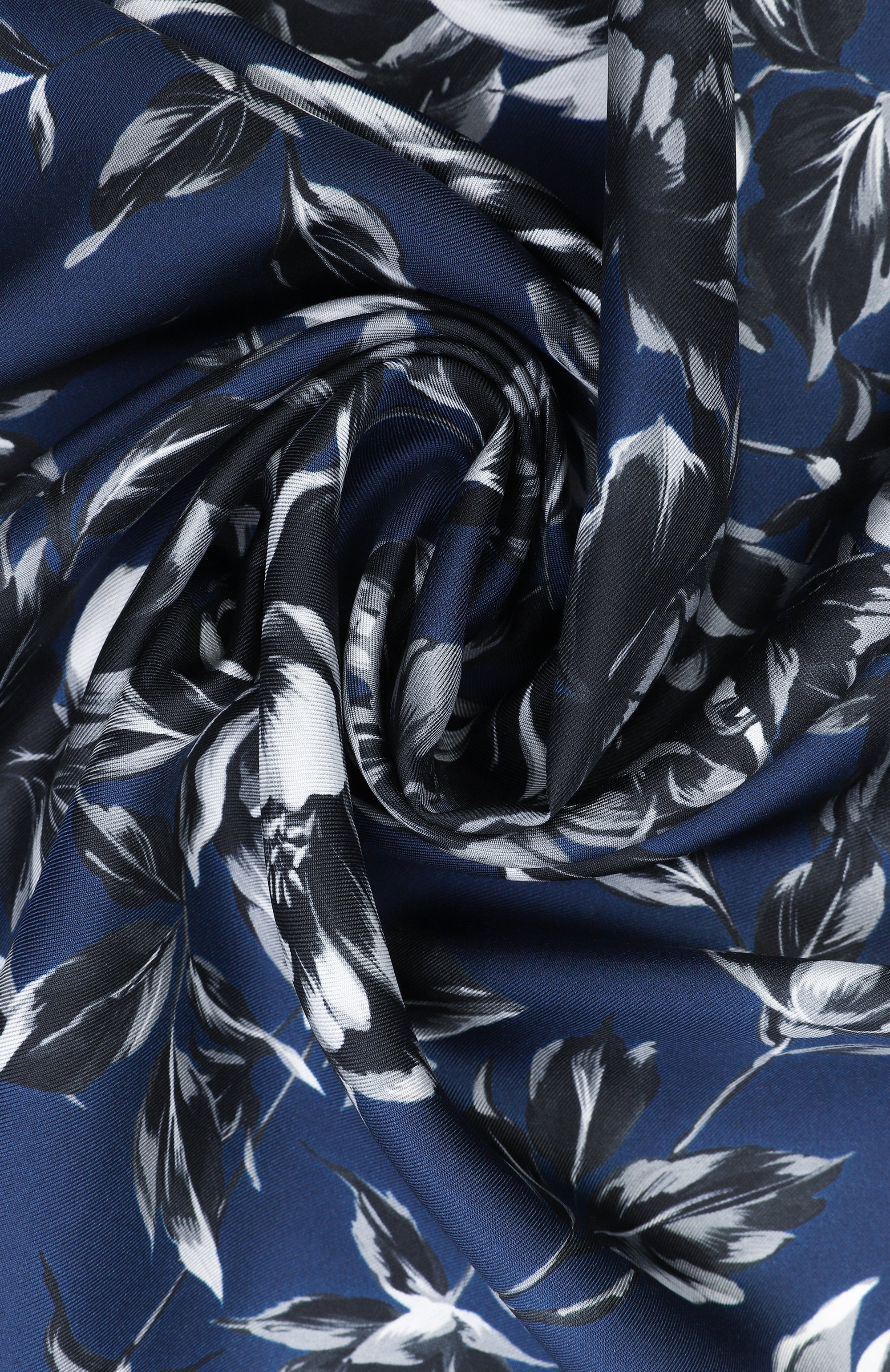 Шелковый платок DOLCE & GABBANA синего цвета по цене 56500 руб., арт. GQ348E/G0TJB, фото 3 Шелковый платок DOLCE & GABBANA, арт. GQ348E/G0TJB, фото 3