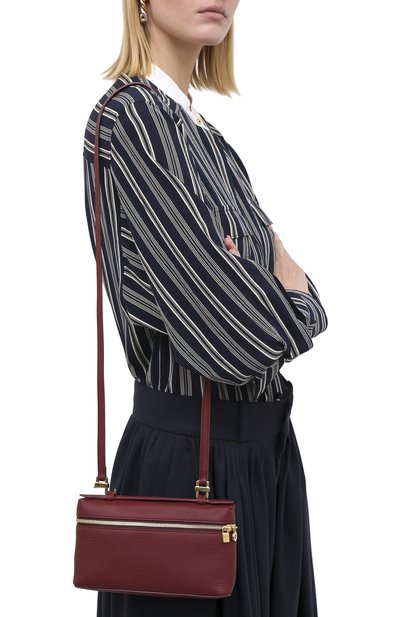 Клатч extra pocket l19 LORO PIANA бордового цвета по цене 179500 руб., арт. FAI8393, фото 5 Клатч extra pocket l19 LORO PIANA, арт. FAI8393, фото 5