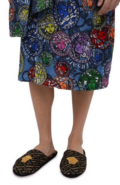 Текстильные домашние туфли VERSACE хаки цвета по цене 28900 руб., арт. ZSLB00007/ZC0SP131, фото 3 Текстильные домашние туфли VERSACE, арт. ZSLB00007/ZC0SP131, фото 3