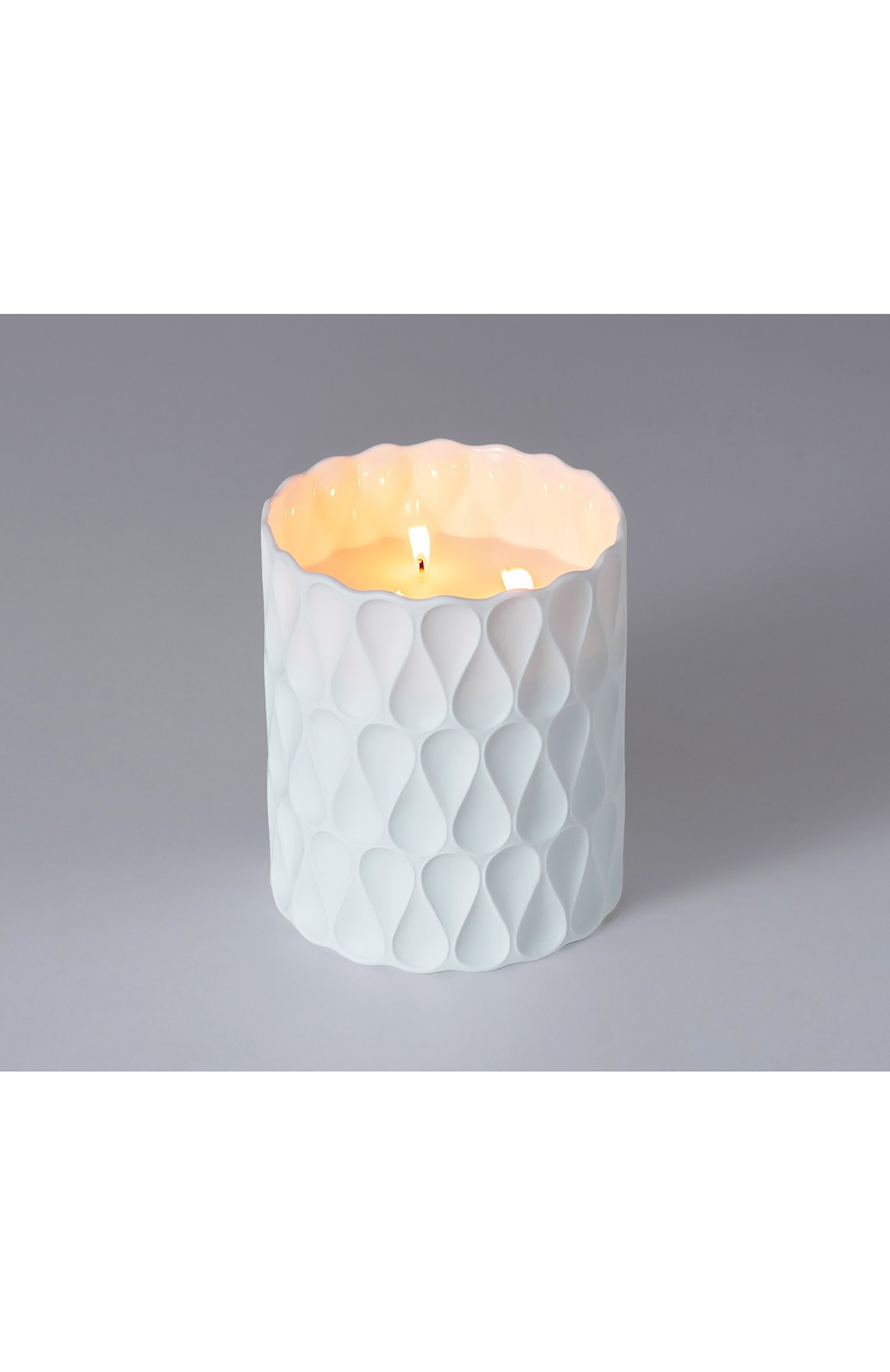 Свеча legende rose pure BERNARDAUD белого цвета по цене 83250 руб., арт. 0295/24548, фото 2 Свеча legende rose pure BERNARDAUD, арт. 0295/24548, фото 2