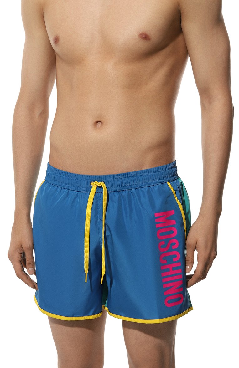 Мужские плавки-шорты MOSCHINO разноцветного цвета, арт. A4225/9301 | Фото 2 (Материал внешний: Синтетический материал; Нос: Не проставлено; Принт: С принтом; Мужское Кросс-КТ: плавки-шорты; Автоматизация состава: Проставлено; Детали: Без декора)