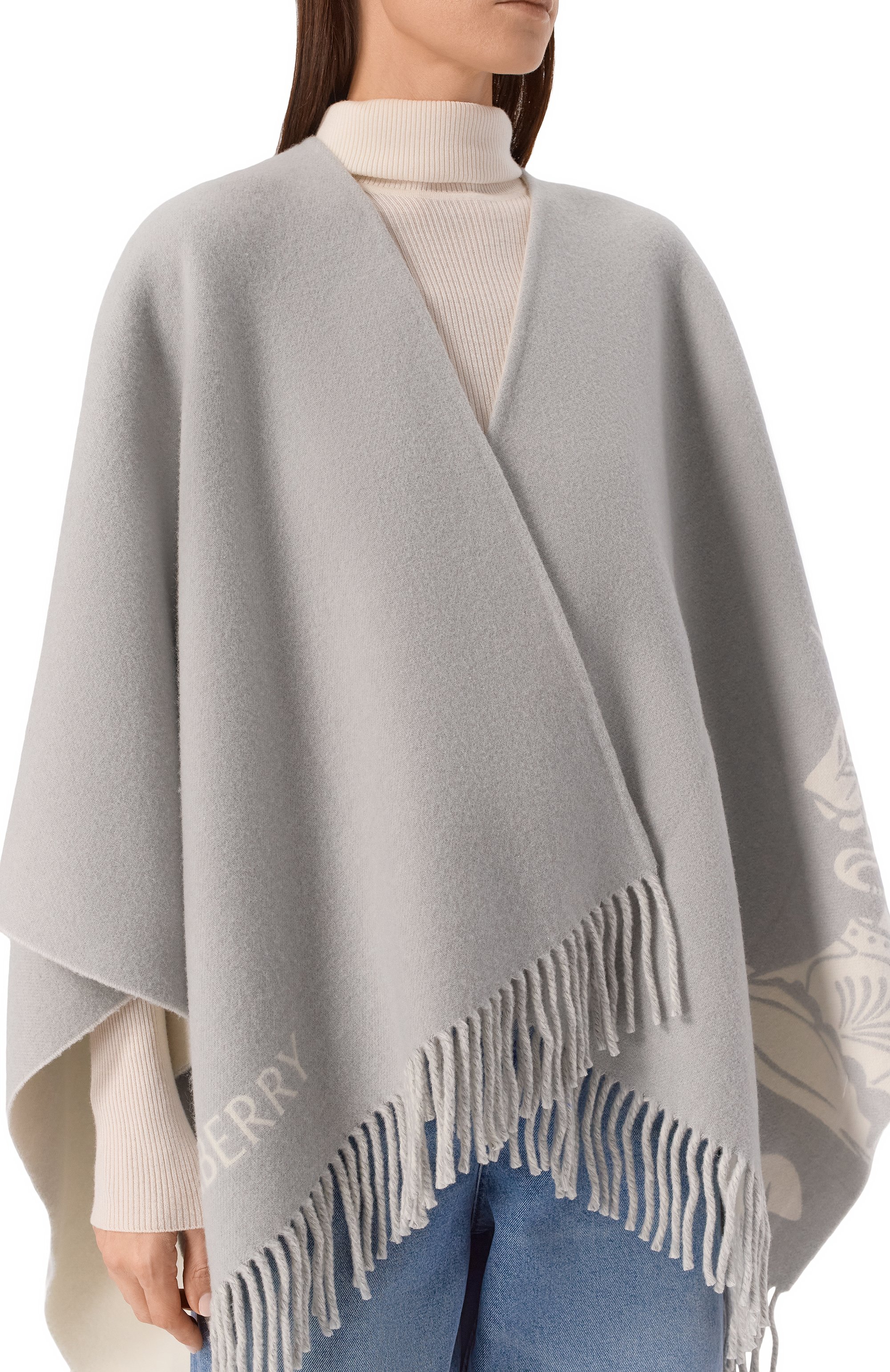 Пончо из шерсти и кашемира BURBERRY серого цвета по цене 223500 руб., арт. 8110228, фото 5 Пончо из шерсти и кашемира BURBERRY, арт. 8110228, фото 5