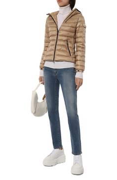 Женская пуховая куртка bles MONCLER бежевого цвета, арт. 1A000-61-5396Q | Фото 2 (Материал подклада: Синтетический ма�териал; Материал внешний: Синтетический материал; Рукава: Длинные; Материал сплава: Проставлено; Длина (верхняя одежда): Короткие; Драгоценные камни: Проставлено; Материал утеплителя: Пух и перо; Стили: Кэжуэл; Кросс-КТ: Куртка, Утепленные; Женское Кросс-КТ: Подстежка)