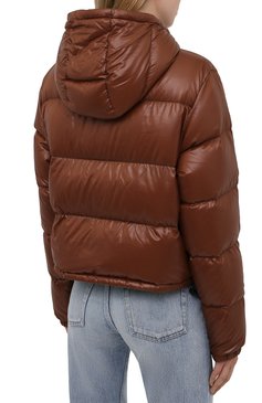 Женский пуховик bardanette MONCLER светло-коричневого цвета, арт. G2-093-1A000-58-68950 | Фото 4 (Кросс-КТ: Куртка, Пуховик; Рукава: Длинные; Женское Кросс-КТ: Пуховик-куртка; Материал внешний: Синтетический материал; Материал сплава: Проставлено; Материал подклада: Синтетический материал; Драгоценные камни: Проставлено; Длина (верхняя одежда): Короткие; Материал утеплителя: Пух и перо; Стили: Кэжуэл)