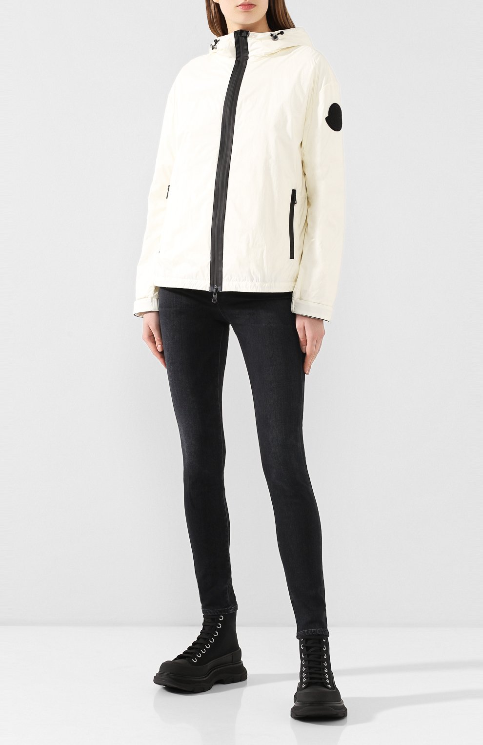 Куртка lilas MONCLER белого цвета по цене 77500 руб., арт. F1-093-1A511-00-C0391, фото 2 Куртка lilas MONCLER, арт. F1-093-1A511-00-C0391, фото 2