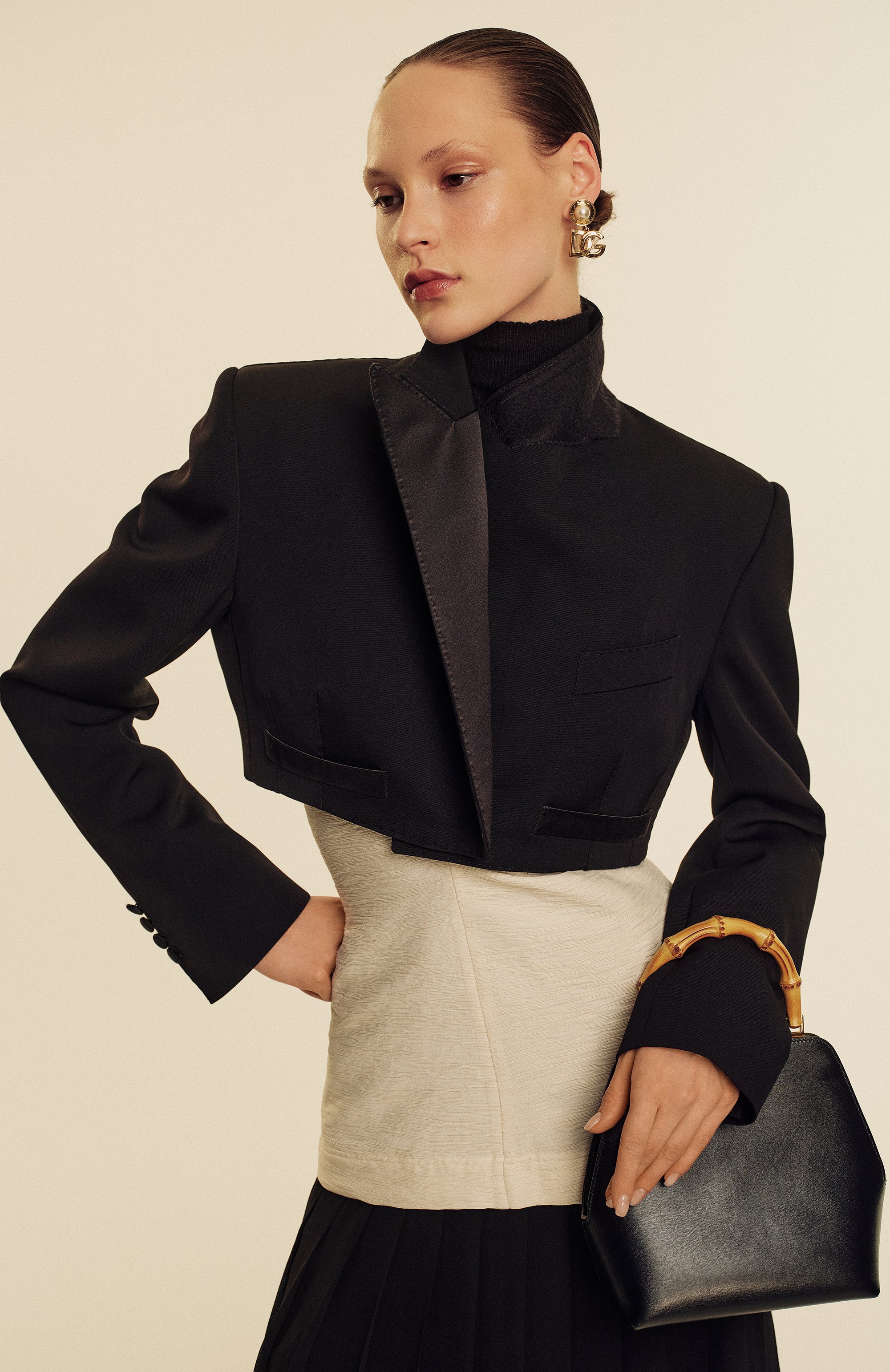 Жакет из шерсти и шелка DOLCE & GABBANA черного цвета по цене 308000 руб., арт. F291WT/FU21E, фото 6 Жакет из шерсти и шелка DOLCE & GABBANA, арт. F291WT/FU21E, фото 6