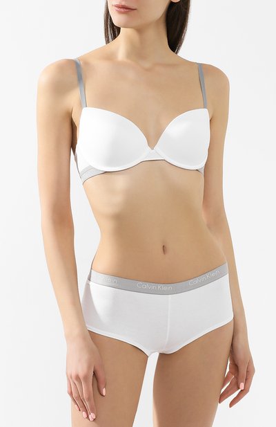 Бюстгальтер с логотипом бренда и контрастными бретельками CALVIN KLEIN белого цвета по цене 6165 руб., арт. QF1366E, фото 2 Бюстгальтер с логотипом бренда и контрастными бретельками CALVIN KLEIN, арт. QF1366E, фото 2