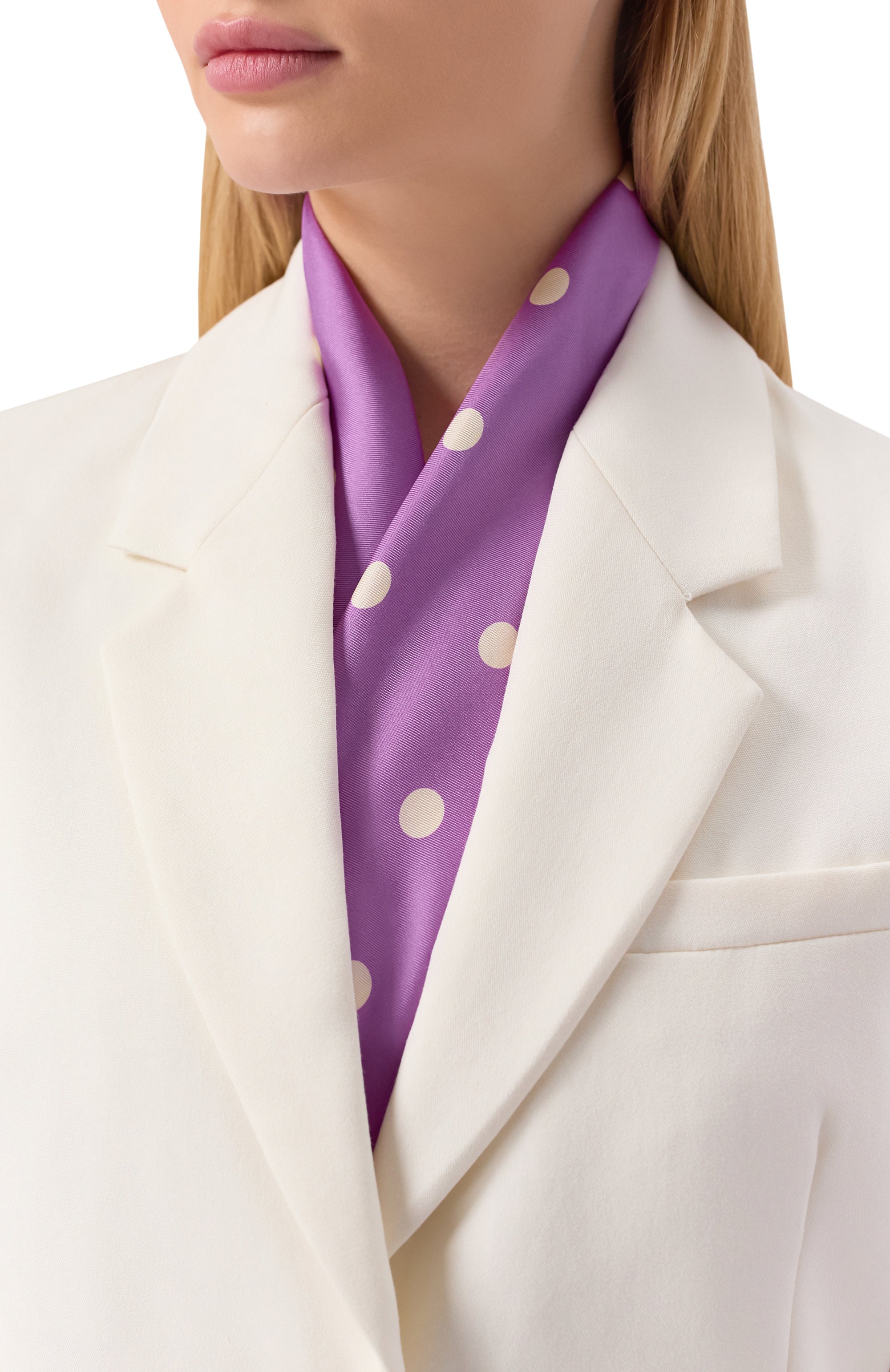 Шелковый платок VALENTINO фиолетового цвета по цене 55450 руб., арт. 7W2EI114/WFM, фото 2 Шелковый платок VALENTINO, арт. 7W2EI114/WFM, фото 2