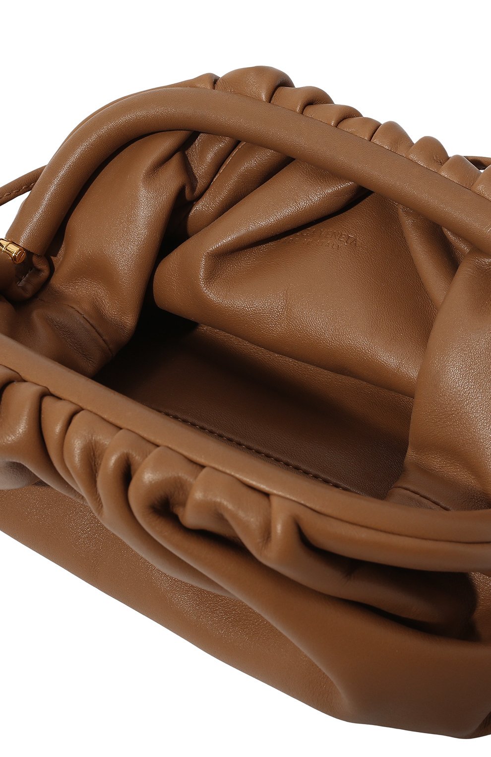 Клатч pouch mini BOTTEGA VENETA бежевого цвета по цене 117500 руб., арт. 585852/VCP40, фото 5 Клатч pouch mini BOTTEGA VENETA, арт. 585852/VCP40, фото 5